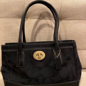 Coach Hampton Madeleine black great condition.